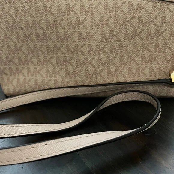 MICHAEL MICHAEL KORS Jet Set Travel Medium Logo Dome Crossbody Bag Pink - Picture 4 of 16